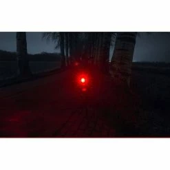 Axa Achterlicht Spark Steady 80mm Montage Standlicht 13 Axa Achterlicht Spark Steady 80mm Montage Standlicht -Pas Cher Fietsbellen Magasin axa achterlicht spark steady 80mm montage standlicht 3379939548950 4 l