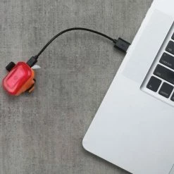 Blackburn Click Achterlicht LED Accu USB - Geel -Pas Cher Fietsbellen Magasin blackburn click achterlicht led accu usb geel 514193 1 l