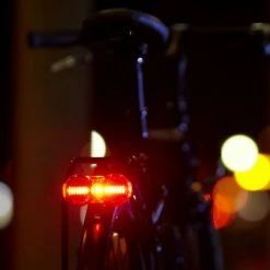 B&M Busch & Müller Achterlicht Toplight Flat S 329 50mm Montage -Pas Cher Fietsbellen Magasin busch muller achterlicht toplight flat s 329 50mm montage 4006021010147 4 l