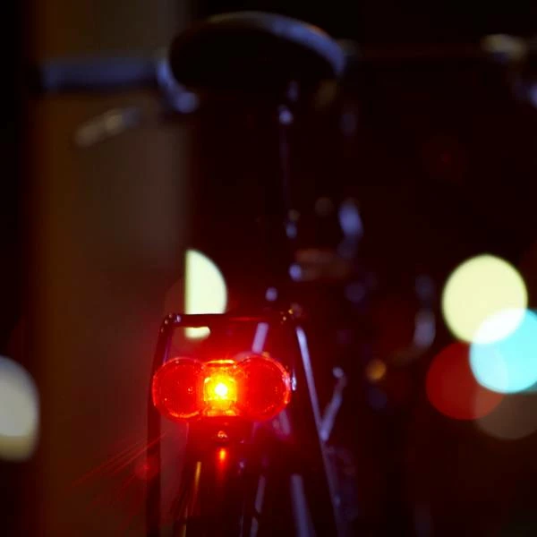 B&M Busch & Müller Toplight Flat Sensor LED Bagagedrager Montage 4 B&M Busch & Müller Toplight Flat Sensor LED Bagagedrager Montage – Image 2