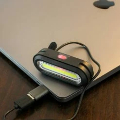 Kryptonite Avenue F-100 Koplamp USB Oplaadbaar - Zwart -Pas Cher Fietsbellen Magasin kryptonite avenue f 100 koplamp usb oplaadbaar zwart 0720018003700 4 l