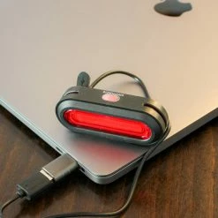 Kryptonite Avenue R-50 Achterlicht USB Oplaadbaar - Zwart 12 Kryptonite Avenue R-50 Achterlicht USB Oplaadbaar - Zwart -Pas Cher Fietsbellen Magasin kryptonite avenue r 50 achterlicht usb oplaadbaar zwart 0720018003717 4 l