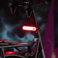 Urban Proof Ultra Bright Achterlicht LED USB - Rood -Pas Cher Fietsbellen Magasin urban proof ultra bright achterlicht led usb rood 8714044406712 2 l