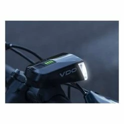 VDO M60 FL Koplamp LED USB - Zwart 12 VDO M60 FL Koplamp LED USB - Zwart -Pas Cher Fietsbellen Magasin vdo m60 fl koplamp led usb zwart 4037438400603 4 l